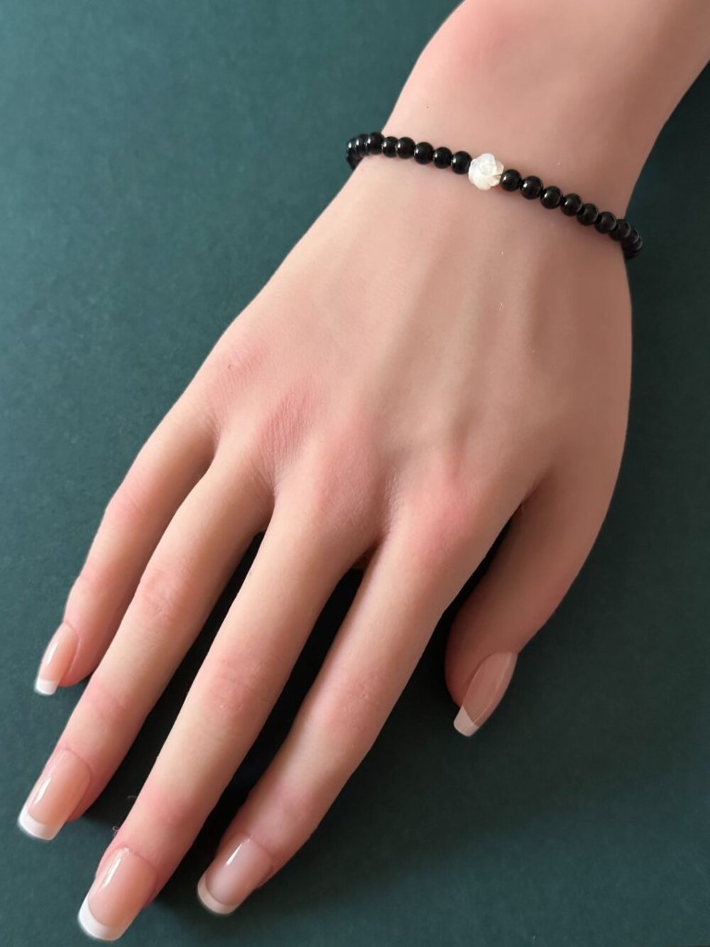 Natural Black Onyx Bracelet 4mm with White Mother of Pearl Flower & 14k Solid Go - Picture 3 of 6